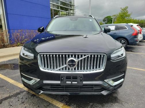 2025 Volvo XC90 B6 Plus 7-Seater