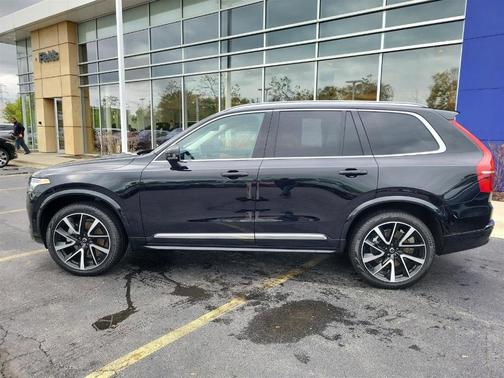 2025 Volvo XC90 B6 Plus 7-Seater