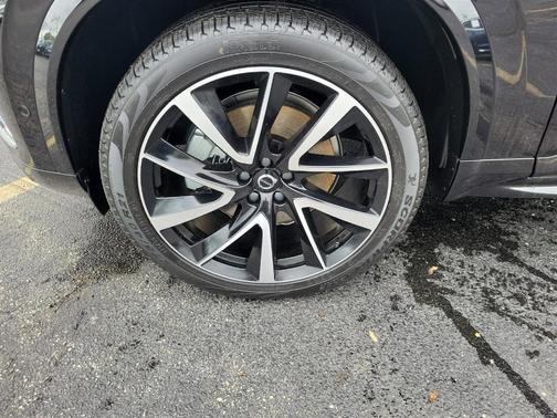 2025 Volvo XC90 B6 Plus 7-Seater
