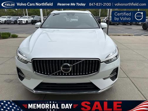 Crystal White Metallic 2023 Volvo XC60 B5 Plus Bright Theme