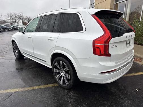 2024 Volvo XC90 B6 Ultimate Bright Theme 6-Seater
