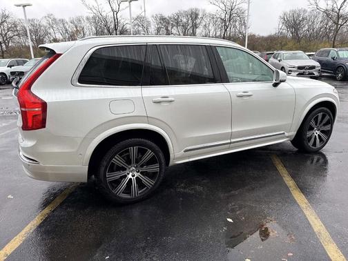 2024 Volvo XC90 B6 Ultimate Bright Theme 6-Seater