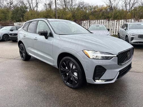 2026 Volvo XC60 B5 Ultra Black Edition