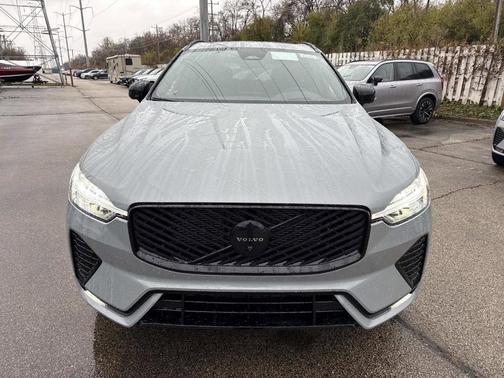 2026 Volvo XC60 B5 Ultra Black Edition