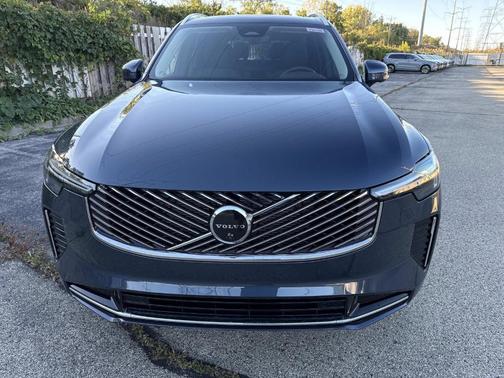 2026 Volvo XC90 B6 Plus 6-Seater