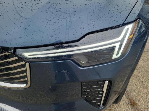 2025 Volvo XC90 B5 Core