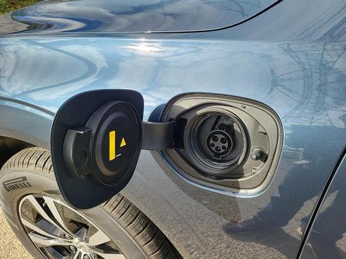 2025 Volvo XC60 Plug-In Hybrid T8 Core