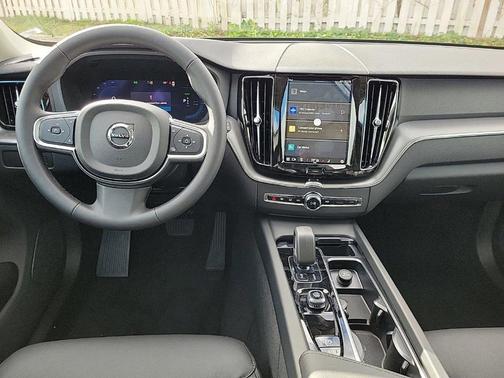 2025 Volvo XC60 Plug-In Hybrid T8 Core