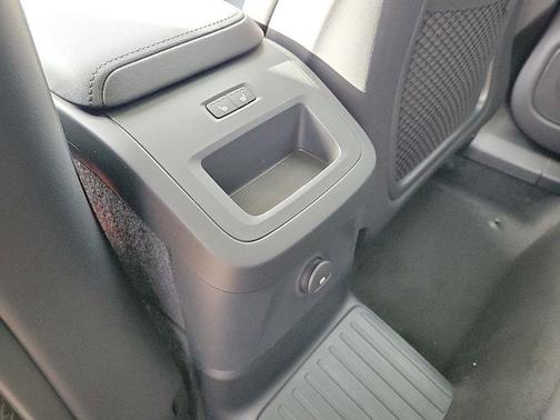 2025 Volvo XC60 Plug-In Hybrid T8 Core