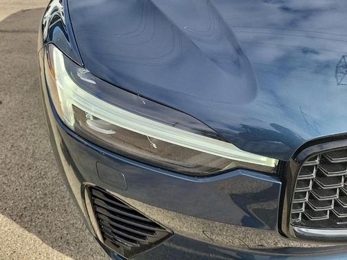 2025 Volvo XC60 Plug-In Hybrid T8 Core