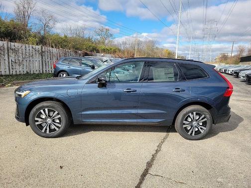 2025 Volvo XC60 Plug-In Hybrid T8 Core