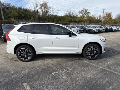 2026 Volvo XC60 B5 Plus