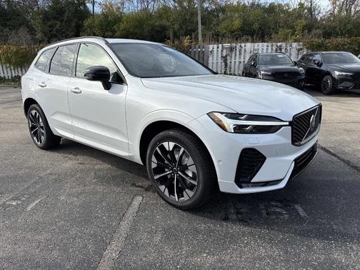 2026 Volvo XC60 B5 Plus