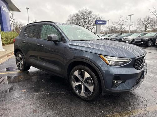 2026 Volvo XC40 B5 Plus