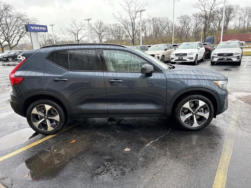 2026 Volvo XC40 B5 Plus