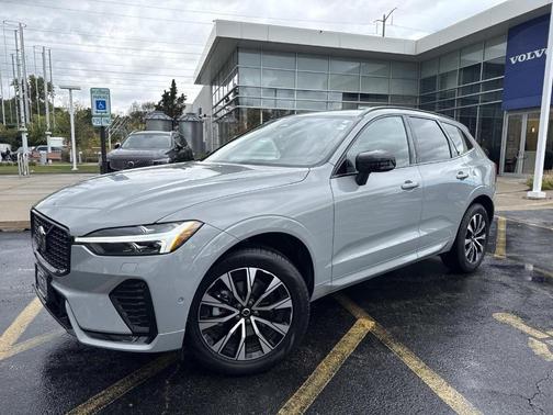 2025 Volvo XC60 B5 Plus