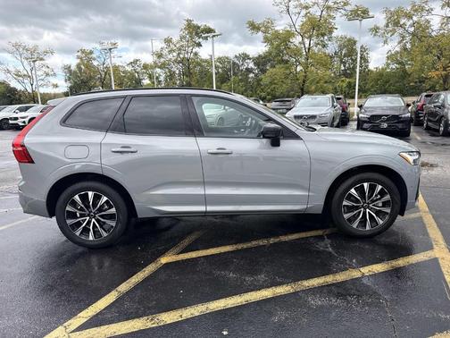 2025 Volvo XC60 B5 Plus
