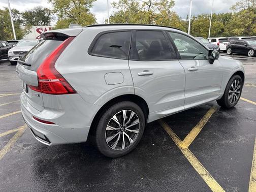 2025 Volvo XC60 B5 Plus