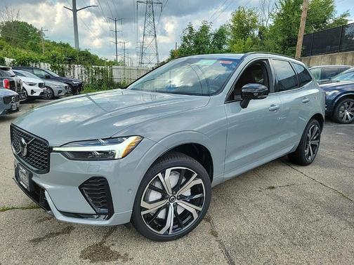 2025 Volvo XC60 B5 Ultra