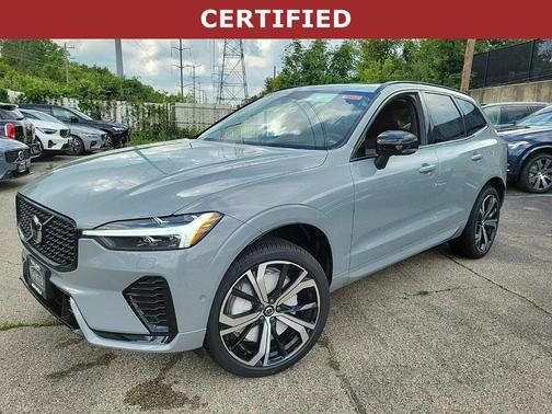 2025 Volvo XC60 B5 Ultra