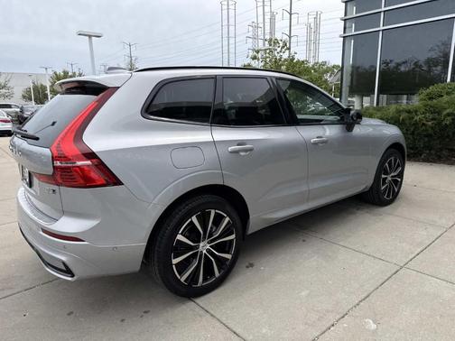 Silver 2023 Volvo XC60 B5 Plus Dark Theme