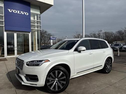 2024 Volvo XC90 B6 Plus Bright Theme 6-Seater