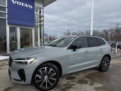 2024 Volvo XC60 B5 Plus Dark Theme