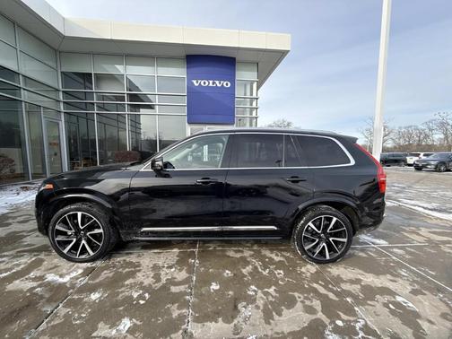 2024 Volvo XC90 B6 Plus Bright Theme 7-Seater