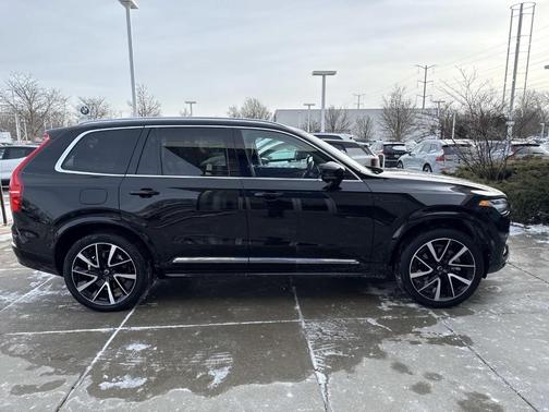 2024 Volvo XC90 B6 Plus Bright Theme 7-Seater