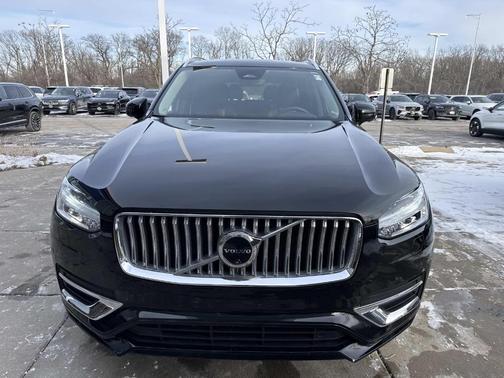 2024 Volvo XC90 B6 Plus Bright Theme 7-Seater