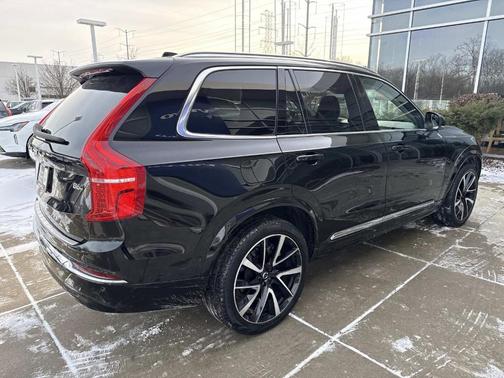 2024 Volvo XC90 B6 Plus Bright Theme 7-Seater