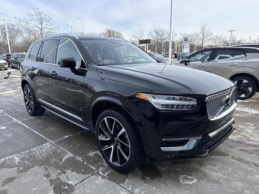 2024 Volvo XC90 B6 Plus Bright Theme 7-Seater