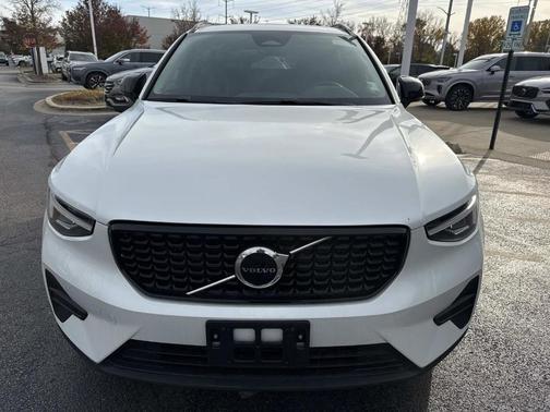 2026 Volvo XC40 B5 Core