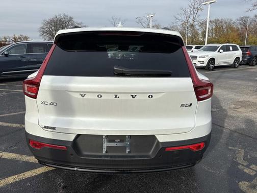 2026 Volvo XC40 B5 Core