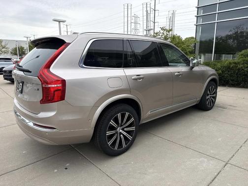 Bright 2023 Volvo XC90 B6 Plus 7-Seater