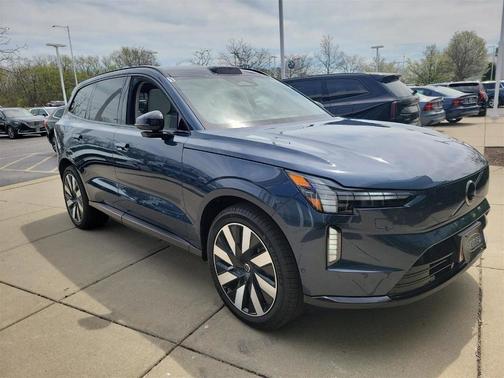 2025 Volvo EX90 Twin Motor Performance Ultra 6-Seater