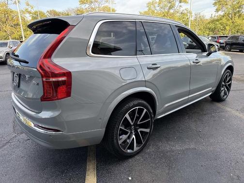 2024 Volvo XC90 B6 Plus Bright Theme 7-Seater