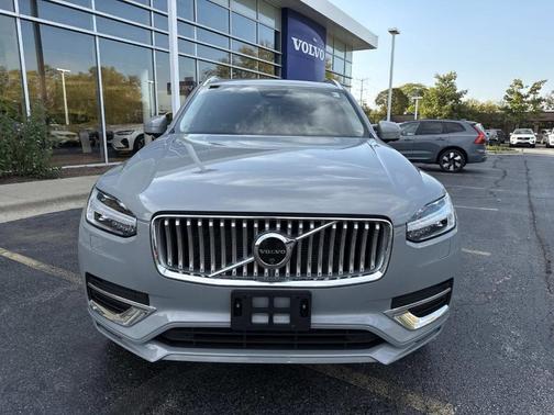 2024 Volvo XC90 B6 Plus Bright Theme 7-Seater
