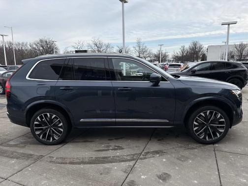 2026 Volvo XC90 B5 Plus 7-Seater