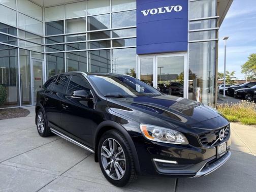 2016 Volvo V60 Cross Country T5