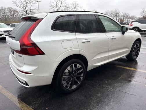 2026 Volvo XC60 B5 Plus