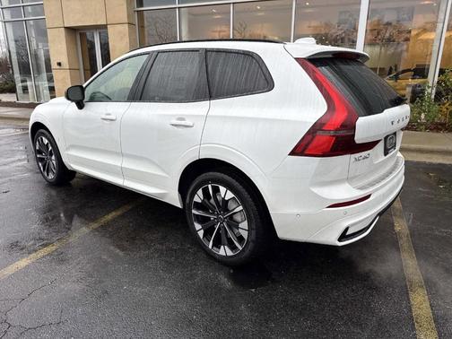 2026 Volvo XC60 B5 Plus