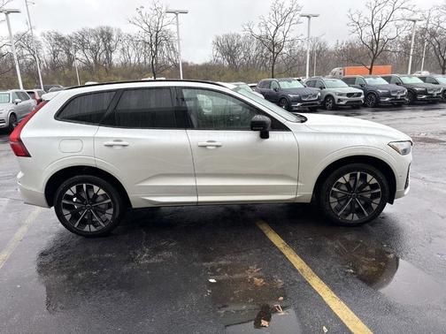 2026 Volvo XC60 B5 Plus