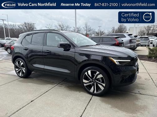Onyx Black Metallic 2025 Volvo XC40 B5 Plus Dark Theme