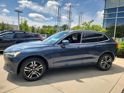 2021 Volvo XC60 T5 Momentum