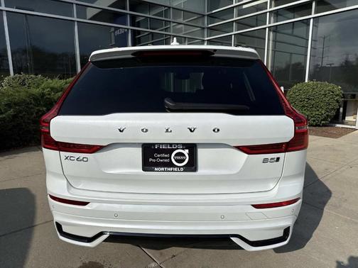 2025 Volvo XC60 B5 Plus
