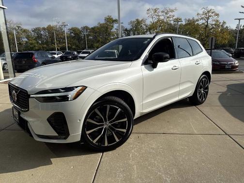 2025 Volvo XC60 B5 Plus