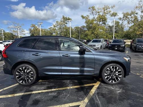 2026 Volvo XC60 B5 Ultra