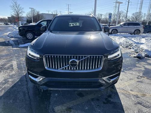 2024 Volvo XC90 B6 Plus Bright Theme 7-Seater