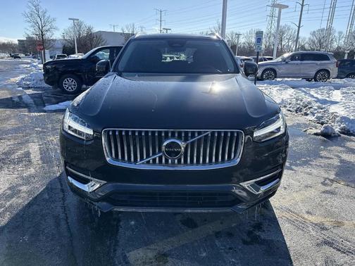 2024 Volvo XC90 B6 Plus Bright Theme 7-Seater